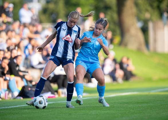 Soccer, Women, Season 2025 26, Test match, Hertha BSC FC Viktoria 1889 Berlin, f l Aurelia Haesler Hertha , Maja Wasiak Viktoria , 06 08 2025, Copyright: xSebastianxRäppold MatthiasxKochx