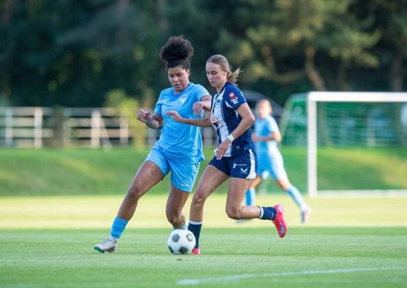 Soccer, Women, Season 2025 26, Test match, Hertha BSC FC Viktoria 1889 Berlin, v l Victoria Ezebinyuo Viktoria , Lotte Reimold Hertha , 06 08 2025, Copyright: xSebastianxRäppold MatthiasxKochx