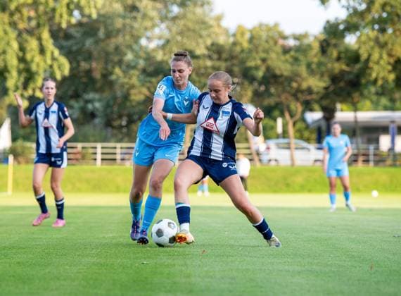 Soccer, Women, Season 2025 26, Test match, Hertha BSC FC Viktoria 1889 Berlin, f l Alisa Grincenco Viktoria , Magdalena Krug Hertha , 06 08 2025, Copyright: xSebastianxRäppold MatthiasxKochx