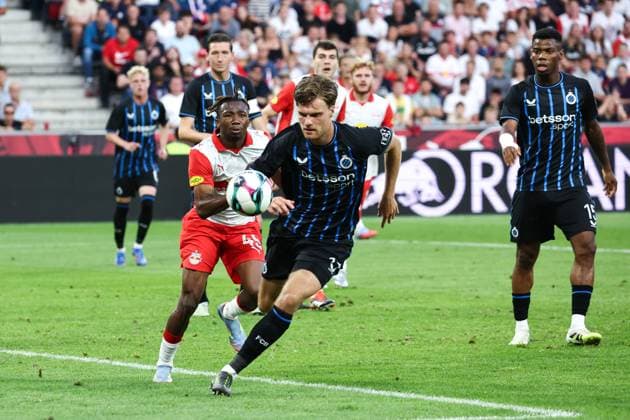 SOCCER - UEFA CL, RBS vs Brugge SALZBURG,AUSTRIA,06.AUG.25 - SOCCER - UEFA Champions League, qualification, Red Bull Salzburg vs Club Brugge. Image shows Dorgeles Nene (RBS) and Bjorn Meijer (Brugge).  GEPAxpictures xDavidxGeieregger