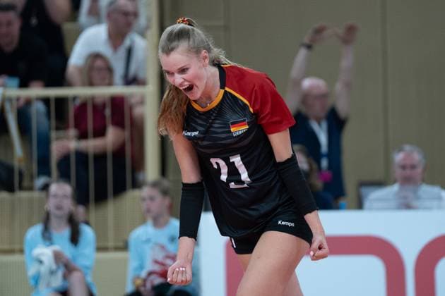 06 08 2025, xhfmx, Volleyball EM Qualification, Germany Switzerland Camilla Weitzel Germany celebrates the victory against Switzerland DFL DFB REGULATIONS PROHIBIT ANY USE OF PHOTOGRAPHS as IMAGE SEQUENCES and or QUASI VIDEO Wiesbaden