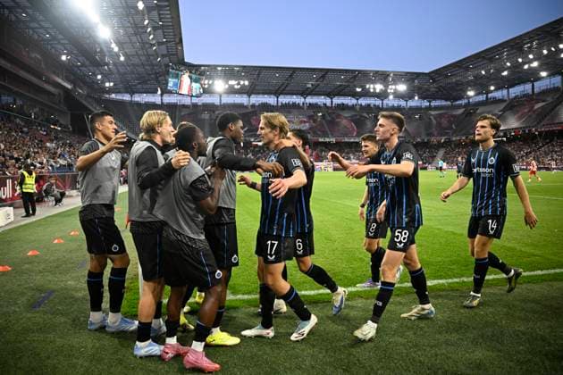 Salzburg v Club Brugge - UEFA Champions League SALZBURG, AUSTRIA - AUGUST 06 : Vermant Romeo forward of Club Brugge celebrates scoring a goal with teammates during the UEFA Champions League 2025 26 third qualifying round first leg between Salzburg and Club Brugge on August 6, 2025 in Salzburg, Austria, 06 08 2025 Salzburg Austria  Copyright: xTomasxSiskx