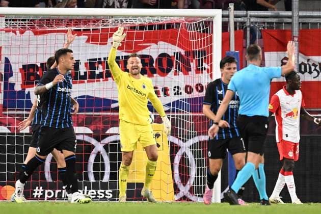 Salzburg v Club Brugge - UEFA Champions League SALZBURG, AUSTRIA - AUGUST 06 : Mignolet Simon goalkeeper of Club Brugge during the UEFA Champions League 2025 26 third qualifying round first leg between Salzburg and Club Brugge on August 6, 2025 in Salzburg, Austria, 06 08 2025 Salzburg Austria  Copyright: xTomasxSiskx