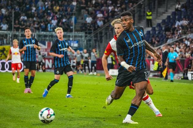 Football Austria, UEFA Champions League 2025 2026, 3rd qualifying round FC Red Bull Salzburg vs Club Brugge Red Bull Arena Salzburg, Wals Siezenheim, Austria Raphael Onyedika Club Brugge KV with Maurits Kjaergaard Red Bull Salzburg Copyright: xLukasxBierederx