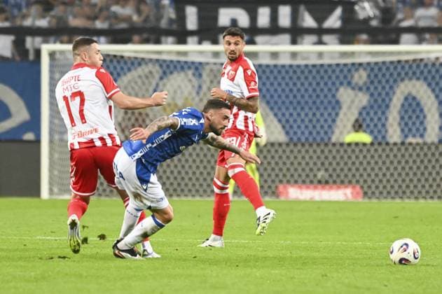 Bruno Duarte and Filip Jagiello during match of the third qualifying round of the UEFA Champions League between Lech Poznan vs Crvena Zvezda, Poland, on August 6 2025  Copyright: xMichalxDubiel IPAxSportx xipa-agency.netx xx IPA_61825617 IPA_Agency_IPA61825617
