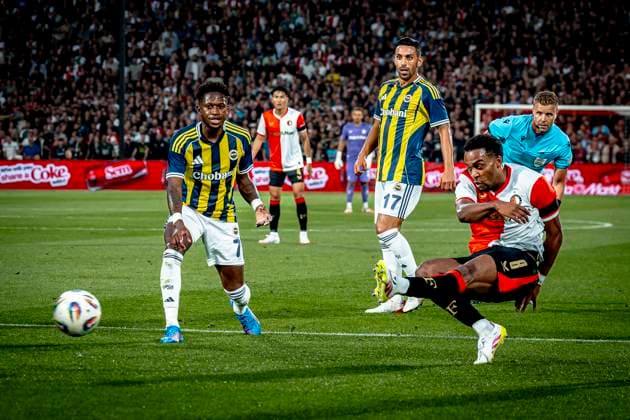 Feyenoord Rotterdam midfielder Quinten Timber scores the 1 0 during the match Feyenoord Fenerbahce at the Kuip Stadium for the third qualifying round champions league season 2025 2026 in Rotterdam, Netherlands on 6 august 2025, photo by Marcel van Dorst EYE4images DeFodi Images