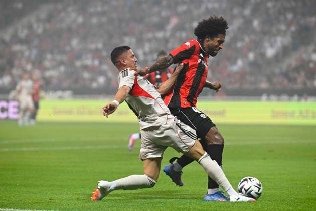 FOOTBALL : OGC Nice VS SL Benfica - Champions League - 06 08 2025 - Allianz Riviera Franjo Ivanovic (SL Benfica) Dante (OGC Nice) - First leg of the third qualifying round of the Champions League between OGC Nice and SL Benfica, on 6th August 2025 at the Allianz Riviera in Nice. NiceFrance  Copyright: xWilliamxCannarellax