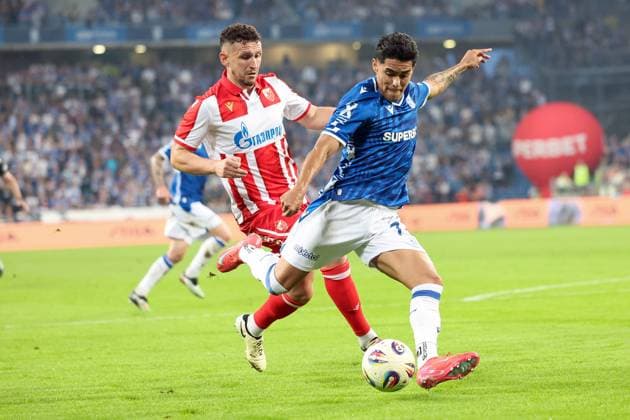 06.08.2025 POZNAN, BULGARSKA , ENEA STADION PILKA NOZNA (FOOTBALL), TRZECIA RUNDA KWALIFIKACJI UEFA LIGA MISTRZOW 2025 - 2026 ( THIRD QUALIFYING ROUND 1ST LEG UEFA CHAMPIONS LEAGUE ) (GAME LECH POZNAN - CRVENA ZVEZDA BELGRAD ) MECZ LECH POZNAN - CRVENA ZVEZDA BELGRAD NZ (L) MILOS VELJKOVIC , (R) LUIS PALMA FOTO JAKUB PIASECKI CYFRASPORT NEWSPIX.PL --- newspix.pl 