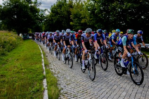 Tour Of Poland - Stage 3 The peloton rides during Stage 3 of the Tour of Poland from Walbrzych to the Sowie Mountains in Wroclaw, Poland, on August 6, 2025. Walbrzych Poland  Copyright: xMateuszxBireckix originalFilename:birecki-tourofpo250806_npYaX.jpg