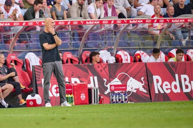 Salzburg, Austria 06 August 2025 Champions League Qualification 2025 2026 RB Salzburg vs FC Brugge In the picture Coach Thomas Letsch RB pensive on the pitch Red Bull Arena Copyright: xFotostandx xWassmuthx