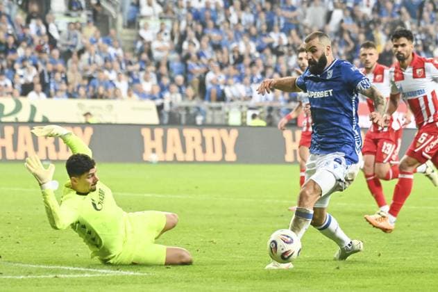Matheus Magalhaes and Mikael Ishak during match of the third qualifying round of the UEFA Champions League between Lech Poznan vs Crvena Zvezda, Poland, on August 6 2025  Copyright: xMichalxDubiel IPAxSportx xipa-agency.netx xx IPA_61827772 IPA_Agency_IPA61827772