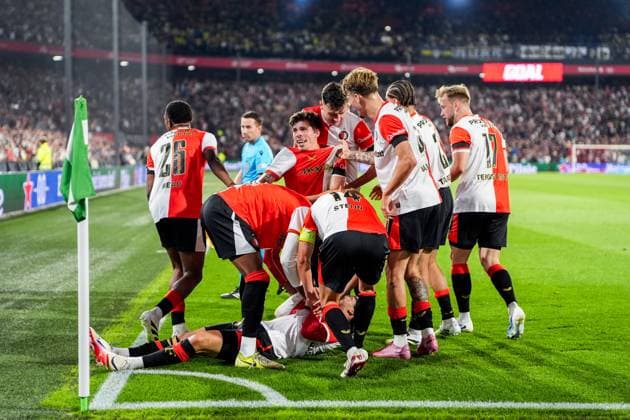 UEFA Champions League: Feyenoord v Fenerbahce SK Rotterdam - Jordan Bos of Feyenoord, Anel AhmedHozic of Feyenoord and Casper Tengstedt of Feyenoord during the third qualification round 1st leg of The Champions League 2025 2026. The match is set between Feyenoord and Fenerbahce SK at Stadion Feijenoord De Kuip on 6 August 2025 in Rotterdam, The Netherlands. Copyright: xYannickxVerhoevenx