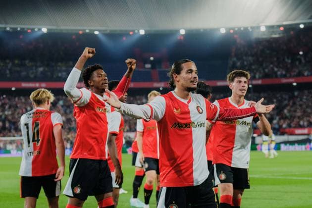 ROTTERDAM , 06-08-2025 , Stadium Feijenoord de Kuip , season 2025 2026 , UEFA Champions League Third Qualifying round between Feyenoord and Fenerbahce , Feyenoord player Anis Hadj Moussa celebrates his goal for the 2-1 with Feyenoord player Gaoussou Diarra (l) and Feyenoord player Jordan Bos (r) Feyenoord - Fenerbahce  x30409650x Copyright: