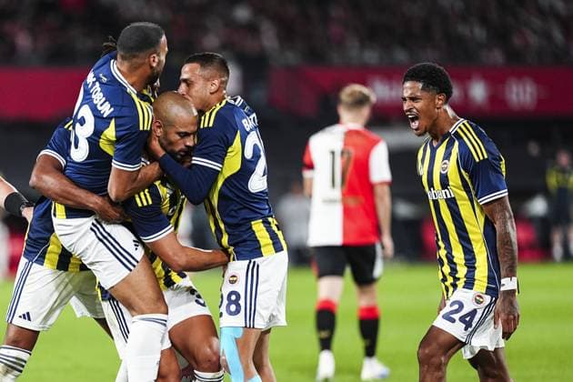 Feyenoord v Fenerbahce - UEFA Champions League ROTTERDAM, NETHERLANDS - AUGUST 06: Players of Fenerbahce celebrate after scoring a goal during the UEFA Champions League third qualifying round first leg match between Fenerbahce and Feyenoord, in Rotterdam, the Netherlands on August 06, 2025. Agit Erdi Ulukaya Anadolu Rotterdam Netherlands. Editorial use only. Please get in touch for any other usage.  Copyright: x2025xAnadoluxAgitxErdixUlukayax