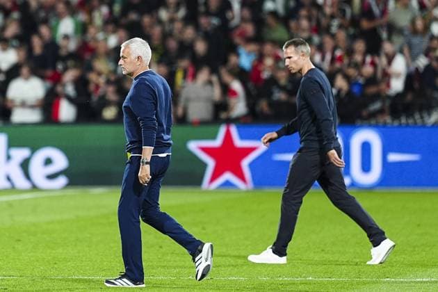 Feyenoord v Fenerbahce - UEFA Champions League ROTTERDAM, NETHERLANDS - AUGUST 06: Head coach Robin van Persie of Feyenoord and head coach Jose Mourinho of Fenerbahce are seen during the UEFA Champions League third qualifying round first leg match between Fenerbahce and Feyenoord, in Rotterdam, the Netherlands on August 06, 2025. Agit Erdi Ulukaya Anadolu Rotterdam Netherlands. Editorial use only. Please get in touch for any other usage.  Copyright: x2025xAnadoluxAgitxErdixUlukayax