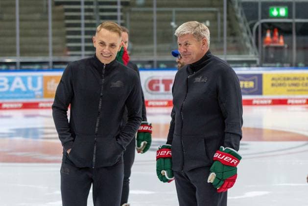 Sports manager Markus Keller Augsburger Panther and head coach Bill Peters Augsburger Panther, team and portrait pictures, Augsburger Panther, season 2025 2026, ice hockey, Penny DEL, 06 08 2025 Augsburg Bavaria Germany Copyright: xkolbert-press ChristianxKolbertx