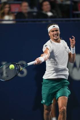 August 6, 2025, Toronto, Ontario, Canada: Alexander Zverev of Germany plays a forehand against Karen Khachanov of Russia during the Men s Singles semifinals match of the ATP, Tennis Herren Masters 1000 National Bank Open at Sobeys Stadium. on August 6, 2025 in Toronto, Canada. Toronto Canada - ZUMAe321 20250806_zsa_e321_065 Copyright: xLeonardoxRamirezx