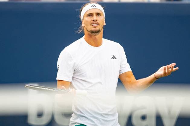 TORONTO, ON - AUGUST 06: Alexander Zverev (GER) reacts during his Semi-final match at ATP, Tennis Herren National Bank Open on August 6, 2025 at Sobeys Stadium in Toronto, ON, Canada (Photo by Julian Avram Icon Sportswire) TENNIS: AUG 06 National Bank Open EDITORIAL USE ONLY Icon2508060043