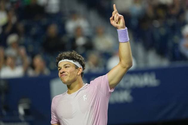 ATP, Tennis Herren Masters 1000 National Bank Open Toronto Presented by Rogers 2025 - Semifinals Ben Shelton of the United States celebrates a point against Taylor Fritz of the United States during the Men s Singles semifinals match of the ATP Masters 1000 National Bank Open at Sobeys Stadium. on August 6, 2025 in Toronto, Canada. Toronto Ontario Canada Copyright: xLeonardoxRamirezx