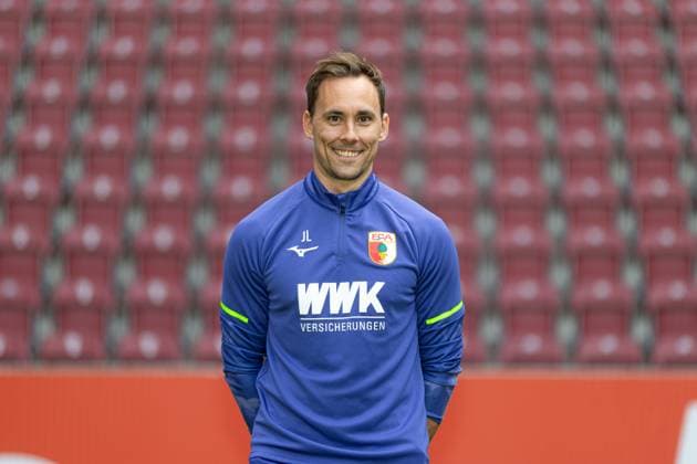 Julian Lauer FC Augsburg 1907 1 BL, portrait date 2025 2026,