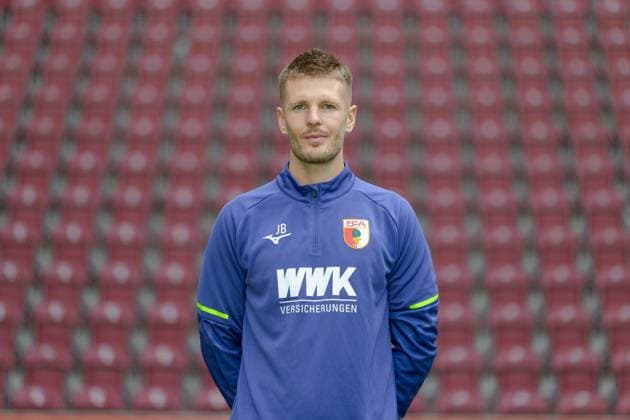 Julian Binder FC Augsburg 1907 1 BL, portrait date 2025 2026,