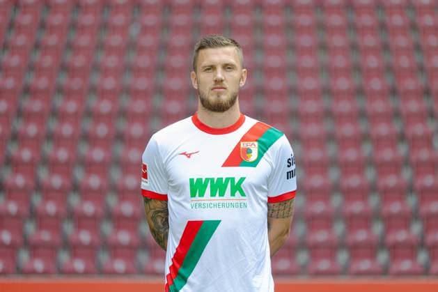 Jeffrey Gouweleeuw FC Augsburg 1907 1 BL, portrait date 2025 2026,