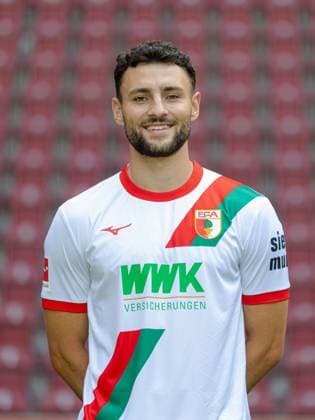 Maximilian Bauer FC Augsburg 1907 1 BL, portrait date 2025 2026,