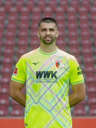 Nediljko LabroviÄ‡ FC Augsburg 1907 1 BL, portrait date 2025 2026,