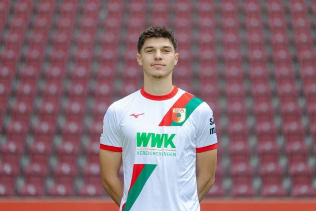 Mert Kömür FC Augsburg 1907 1 BL, portrait date 2025 2026,