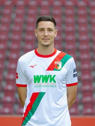 Keven Schlotterbeck FC Augsburg 1907 1 BL, portrait date 2025 2026,