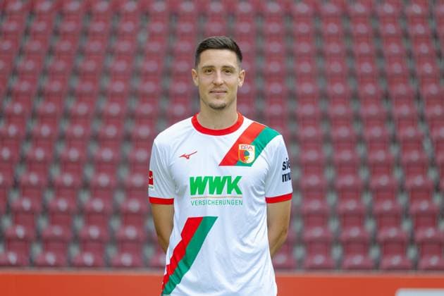 Keven Schlotterbeck FC Augsburg 1907 1 BL, portrait date 2025 2026,