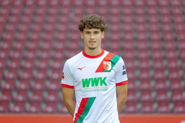 Oliver Sorg FC Augsburg 1907 1 BL, portrait date 2025 2026,