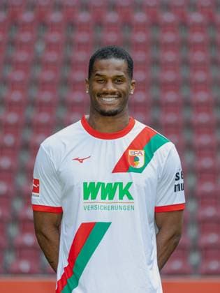 Samuel Essende FC Augsburg 1907 1 BL, portrait date 2025 2026,