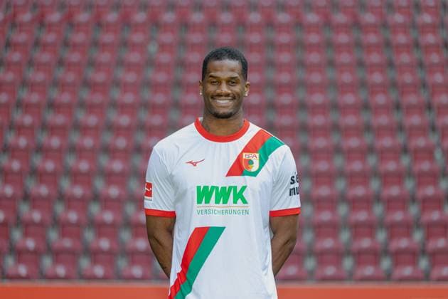 Samuel Essende FC Augsburg 1907 1 BL, portrait date 2025 2026,