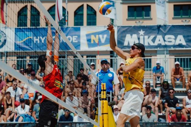 Beach volleyball, Beachvolleyball - Baden Challenge BADEN,AUSTRIA,07.AUG.25 - BEACH VOLLEYBALL - FIVB World Tour - Baden Challenge. Image shows Elmer Andersson (SWE).  GEPAxpictures xAlexanderxSolc