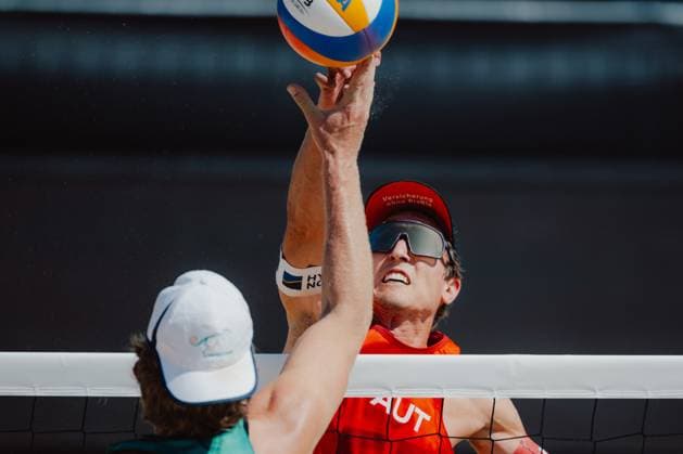 Beach volleyball, Beachvolleyball - Baden Challenge BADEN,AUSTRIA,07.AUG.25 - BEACH VOLLEYBALL - FIVB World Tour - Baden Challenge. Image shows Mark Nicolaidis (AUS) and Julian Hörl (AUT).  GEPAxpictures xAlexanderxSolc