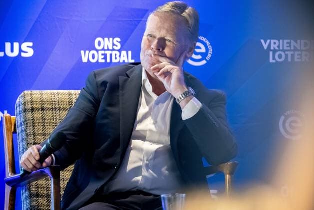 UTRECHT - Ronald Koeman will receive an Eredivisie Oeuvre Award from the hands of Guus Hiddink. This makes the former professional footballer and current national team, Nationalteam coach the fifth winner of the award. With the award, individuals with a great value for Dutch soccer are put in the spotlight in a special way. ANP ROB ENGELAAR xVIxANPxSportx xxANPxIVx 532975343 originalFilename: 532975343.jpg
