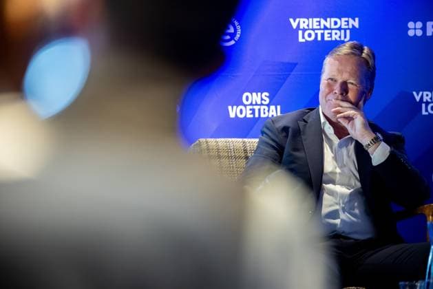 UTRECHT - Ronald Koeman will receive an Eredivisie Oeuvre Award from the hands of Guus Hiddink. This makes the former professional footballer and current national team, Nationalteam coach the fifth winner of the award. With the award, individuals with a great value for Dutch soccer are put in the spotlight in a special way. ANP ROB ENGELAAR xVIxANPxSportx xxANPxIVx 532975350 originalFilename: 532975350.jpg