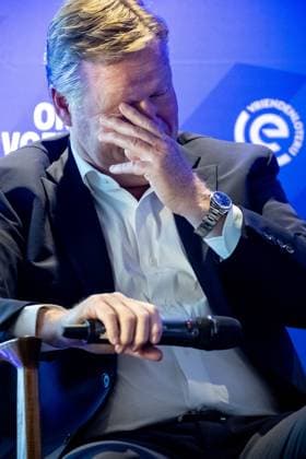 UTRECHT - Ronald Koeman will receive an Eredivisie Oeuvre Award from the hands of Guus Hiddink. This makes the former professional footballer and current national team, Nationalteam coach the fifth winner of the award. With the award, individuals with a great value for Dutch soccer are put in the spotlight in a special way. ANP ROB ENGELAAR xVIxANPxSportx xxANPxIVx 532975377 originalFilename: 532975377.jpg