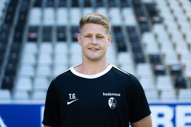 SC Freiburg Women, Media Day, 07 08 2025 Tobias Galli SC Freiburg, Athletics Coach SC Freiburg Women, Media Day, Dreisamstadion, 07 08 2025 DFB DFL REGULATIONS PROHIBIT ANY USE OF PHOTOGRAPHS AS IMAGE SEQUENCES AND OR QUASI VIDEO Copyright: xBEAUTIFULxSPORTS Boscox