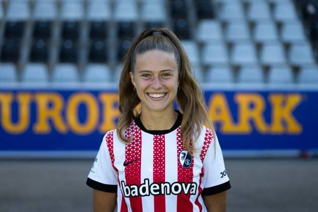 SC Freiburg Women, Media Day, 07 08 2025 Ni Szenk SC Freiburg, 19 SC Freiburg Women, Media Day, Dreisamstadion, 07 08 2025 DFB DFL REGULATIONS PROHIBIT ANY USE OF PHOTOGRAPHS AS IMAGE SEQUENCES AND OR QUASI VIDEO Copyright: xBEAUTIFULxSPORTS Boscox