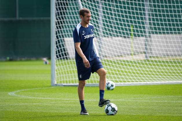 Soccer, Bundesliga, Men, Training SC Freiburg Europa Park Stadion, Sport, Europa Park Stadion, Julian Schuster SC Freiburg, Coach Freiburg Europa Park Stadion Baden Württemberg Germany Copyright: xFINLEYxMÖRCHx