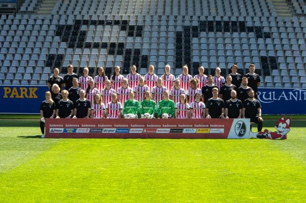 SC Freiburg Women, Media Day, 07 08 2025 SC Freiburg womens team picture Back row from left Annika Miller Team manager Silke Heckel Team coach Nora Scherer Nicole Ojukwu Leela Egli Alina Axtmann Greta Stegemann Meret Felde Lisa Karl Sophie Nachtigall Alena Bienz Carolin Schneider Head of physiotherapy Nils Afflerbach Physiotherapist Middle row from left Birgit Bauer Schick Head of womens soccer André Malinowski Sports director Maj Schneider Tessa Blumenberg Luca Birkholz Julia Stierli Mia Lena Maas Svenja Fölmli Aurélie Csillag Edmond Kapllani Coach Sebastian Grunert Co Coach Nico Schneck Co Coach Front row from left PD Dr Lisa Bode Medical Director PD Dr Markus Siegel Team Doctor Daniel Streif Data Analyst Nia Szenk Selina Vobian Rebecca Adamczyk Laura Benkarth Sarah Lisa Dübel Lisa Kolb Ally Gudorf Tobias Galli Athletics Coach Dominik Bergdorf Goalkeeper Coach Sandrino Braun Schumacher Liaison Coach SC Freiburg Women, Media Day, Dreisamstadion, 07 08 2025 DFB DFL REGULATIONS PROHIBIT ANY USE OF PHOTOGRAPHS AS IMAGE SEQUENCES AND OR QUASI VIDEO Copyright: xBEAUTIFULxSPORTS Boscox