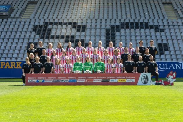 SC Freiburg Women, Media Day, 07 08 2025 SC Freiburg womens team picture Back row from left Annika Miller Team manager Silke Heckel Team coach Nora Scherer Nicole Ojukwu Leela Egli Alina Axtmann Greta Stegemann Meret Felde Lisa Karl Sophie Nachtigall Alena Bienz Carolin Schneider Head of physiotherapy Nils Afflerbach Physiotherapist Middle row from left Birgit Bauer Schick Head of womens soccer André Malinowski Sports director Maj Schneider Tessa Blumenberg Luca Birkholz Julia Stierli Mia Lena Maas Svenja Fölmli Aurélie Csillag Edmond Kapllani Coach Sebastian Grunert Co Coach Nico Schneck Co Coach Front row from left PD Dr Lisa Bode Medical Director PD Dr Markus Siegel Team Doctor Daniel Streif Data Analyst Nia Szenk Selina Vobian Rebecca Adamczyk Laura Benkarth Sarah Lisa Dübel Lisa Kolb Ally Gudorf Tobias Galli Athletics Coach Dominik Bergdorf Goalkeeper Coach Sandrino Braun Schumacher Liaison Coach SC Freiburg Women, Media Day, Dreisamstadion, 07 08 2025 DFB DFL REGULATIONS PROHIBIT ANY USE OF PHOTOGRAPHS AS IMAGE SEQUENCES AND OR QUASI VIDEO Copyright: xBEAUTIFULxSPORTS Boscox
