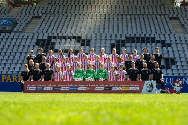 SC Freiburg Women, Media Day, 07 08 2025 SC Freiburg womens team picture Back row from left Annika Miller Team manager Silke Heckel Team coach Nora Scherer Nicole Ojukwu Leela Egli Alina Axtmann Greta Stegemann Meret Felde Lisa Karl Sophie Nachtigall Alena Bienz Carolin Schneider Head of physiotherapy Nils Afflerbach Physiotherapist Middle row from left Birgit Bauer Schick Head of womens soccer André Malinowski Sports director Maj Schneider Tessa Blumenberg Luca Birkholz Julia Stierli Mia Lena Maas Svenja Fölmli Aurélie Csillag Edmond Kapllani Coach Sebastian Grunert Co Coach Nico Schneck Co Coach Front row from left PD Dr Lisa Bode Medical Director PD Dr Markus Siegel Team Doctor Daniel Streif Data Analyst Nia Szenk Selina Vobian Rebecca Adamczyk Laura Benkarth Sarah Lisa Dübel Lisa Kolb Ally Gudorf Tobias Galli Athletics Coach Dominik Bergdorf Goalkeeper Coach Sandrino Braun Schumacher Liaison Coach SC Freiburg Women, Media Day, Dreisamstadion, 07 08 2025 DFB DFL REGULATIONS PROHIBIT ANY USE OF PHOTOGRAPHS AS IMAGE SEQUENCES AND OR QUASI VIDEO Copyright: xBEAUTIFULxSPORTS Boscox