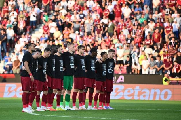 CFR Cluj - FC Braga, UEFA Europa League The players of the two teams observe a moment of silence in memory of the former coach Diego Costa during the UEFA Europa League third qualifying round - first leg game between CFR Cluj and SC Braga, in Cluj Napoca, thursday, August 07, 2025. Alex Nicodim Imago Images Copyright: xAlexxNicodimx