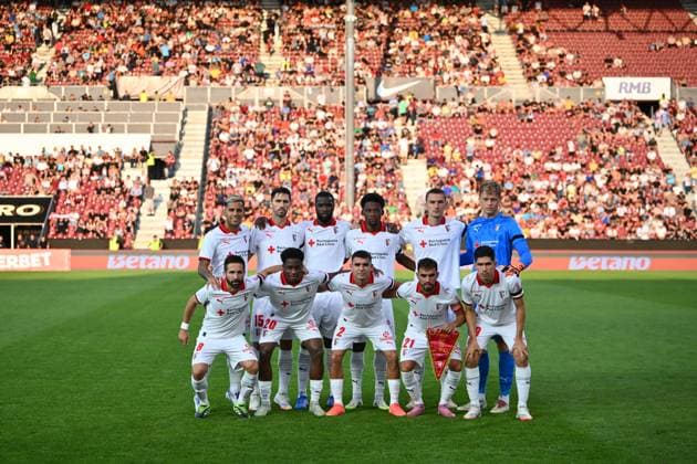 CFR Cluj - FC Braga, UEFA Europa League SC Braga players stand for the official photo during the UEFA Europa League third qualifying round - first leg game between CFR Cluj and SC Braga, in Cluj Napoca, thursday, August 07, 2025. Alex Nicodim Imago Images Copyright: xAlexxNicodimx