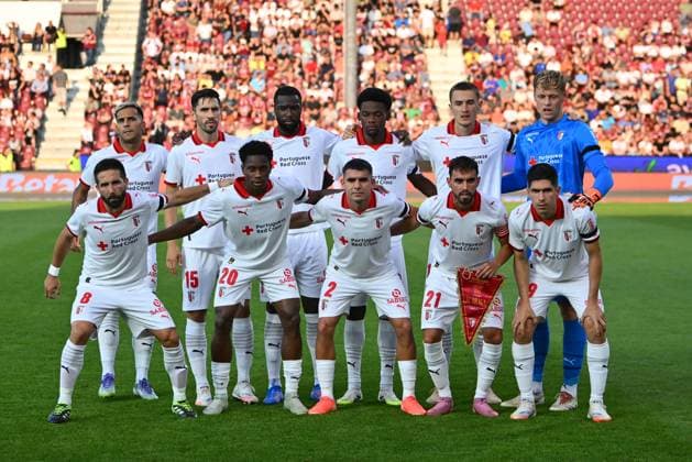 CFR Cluj - FC Braga, UEFA Europa League SC Braga players stand for the official photo during the UEFA Europa League third qualifying round - first leg game between CFR Cluj and SC Braga, in Cluj Napoca, thursday, August 07, 2025. Alex Nicodim Imago Images Copyright: xAlexxNicodimx