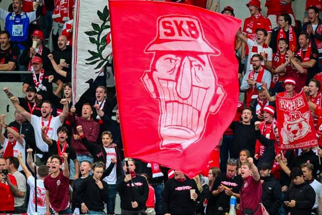 GÖTEBORG, SWEDEN 20250807 Brann supporters in the stands before Thursdays Europa League third qualifying round soccer match between Swedens BK Häcken and Norways SK Brann, match 1 of 2, at Bravida Arena in Gothenburg, Sweden, August 7, 2025 GÖTEBORG SWEDEN x9200x  Copyright: xHannaxBrunlöf TTx EUROPA LEAGUE KVAL HÄCKEN-BRANN