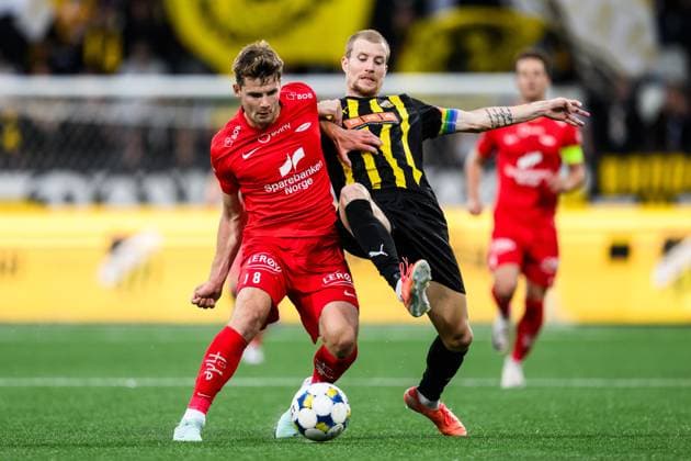 250807 Jacob Sörensen of Brann and Simon Gustafson of Häcken during the UEFA Champions League qualifier football match between Häcken and Brann on August 7, 2025 in Göteborg Photo Carl Sandin BILDBYRAN code CS CS0748 fotboll football soccer fotball uefa europa league europa league häcken brann bbeng  Copyright: CARLxSANDIN BB250807CS047